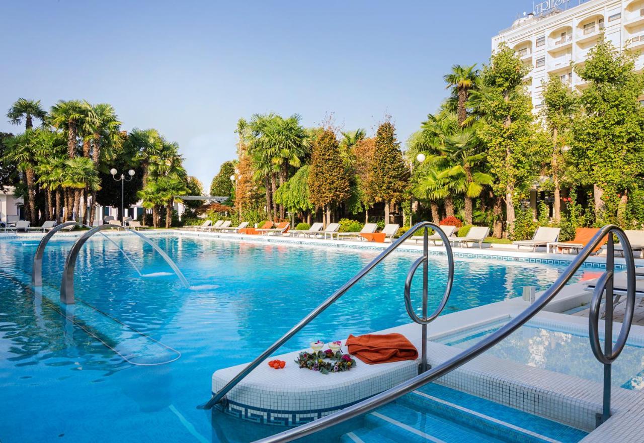 Grand Hotel Trieste & Victoria Abano Terme Eksteriør billede The swimming pool at the hotel