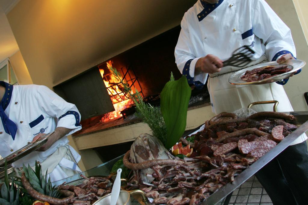 Grand Hotel Trieste & Victoria Abano Terme Eksteriør billede Brazilian barbecue