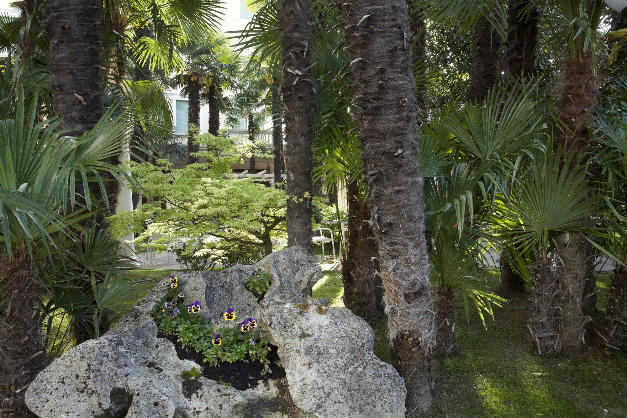Grand Hotel Trieste & Victoria Abano Terme Eksteriør billede The Palm House