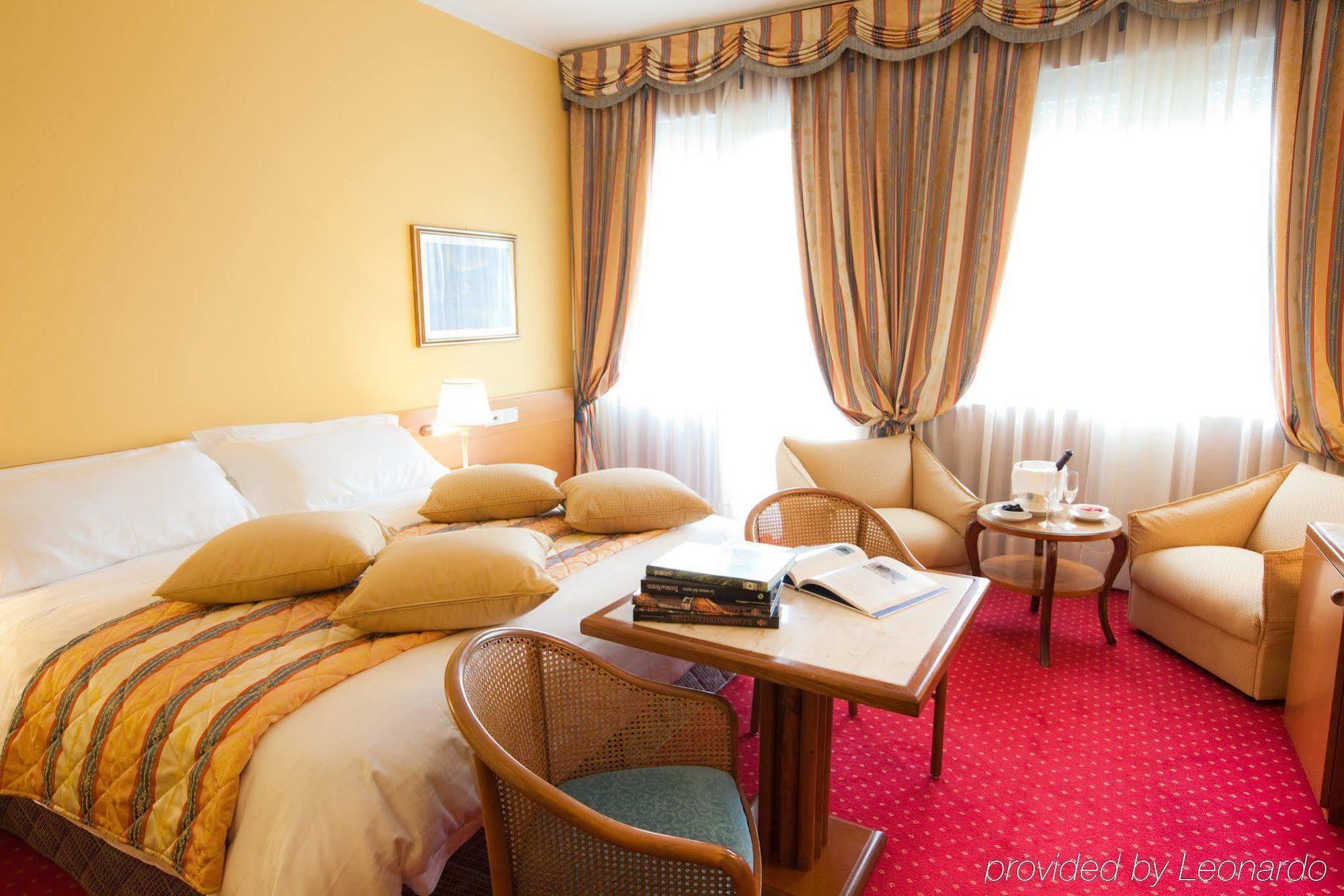 Grand Hotel Trieste & Victoria Abano Terme Eksteriør billede A room at the hotel
