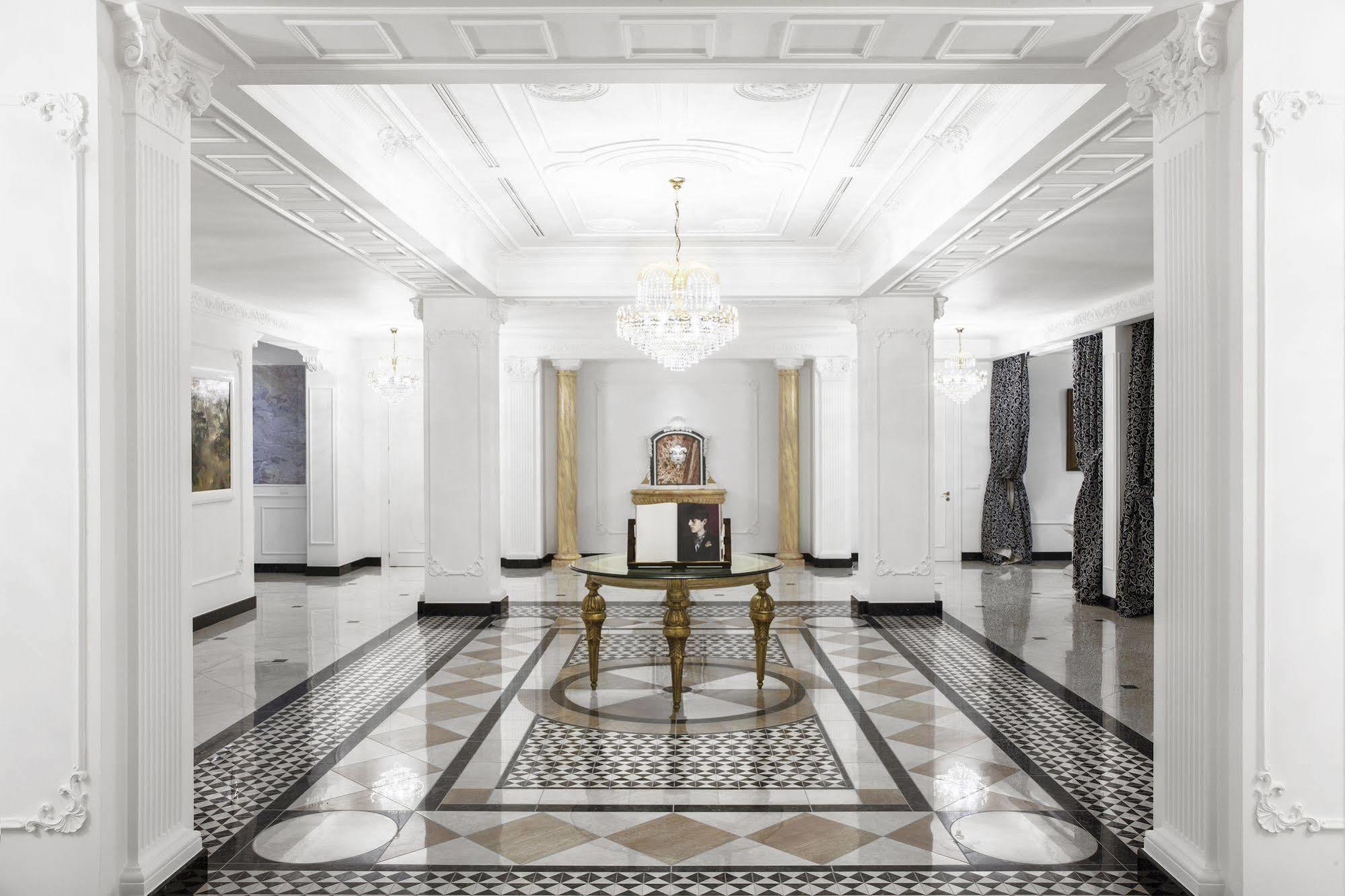 Grand Hotel Trieste & Victoria Abano Terme Eksteriør billede The lobby of the hotel