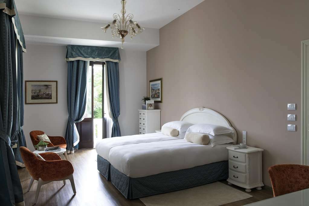 Grand Hotel Trieste & Victoria Abano Terme Værelse billede A room at the hotel