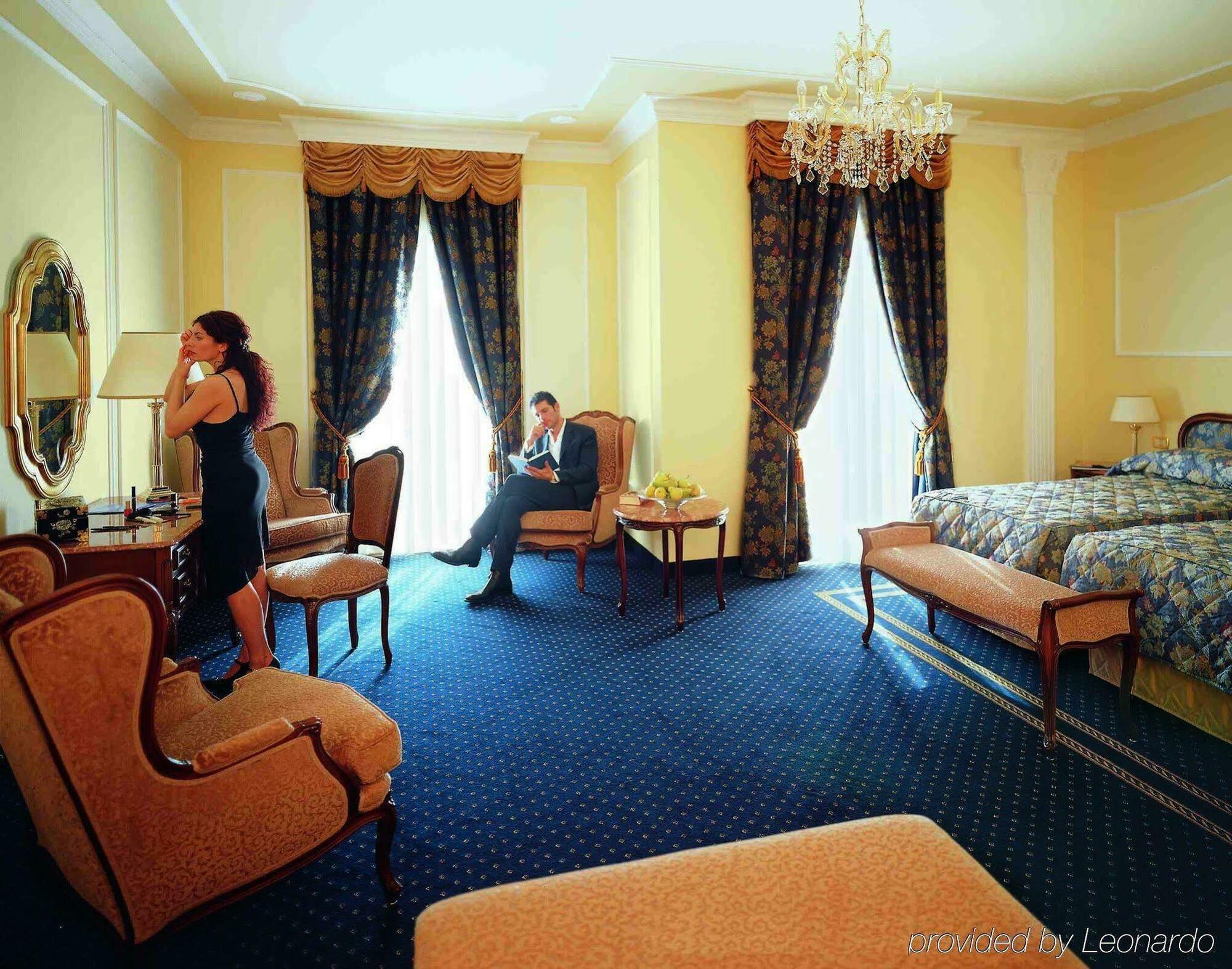 Grand Hotel Trieste & Victoria Abano Terme Eksteriør billede A suite at the hotel