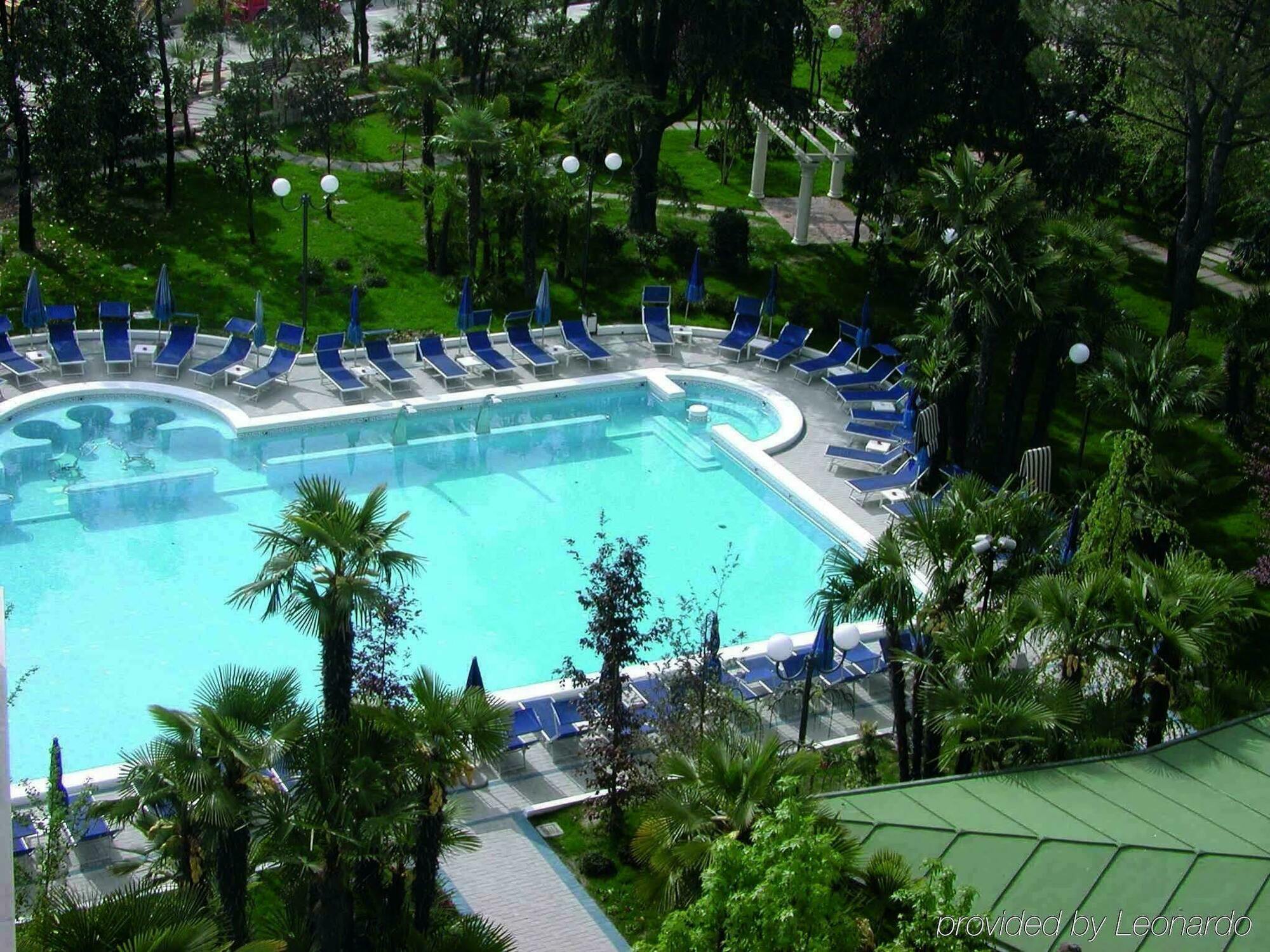 Grand Hotel Trieste & Victoria Abano Terme Faciliteter billede The swimming pool